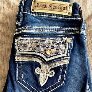 Women’s Rock Revival Skinny Jeans